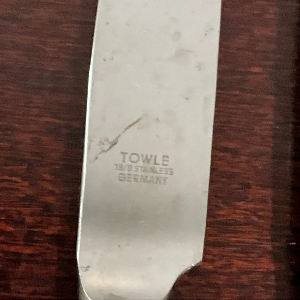 Set of 2 Towle Georgian House Oxford Scroll New French Dinner Knives 9 1/4”